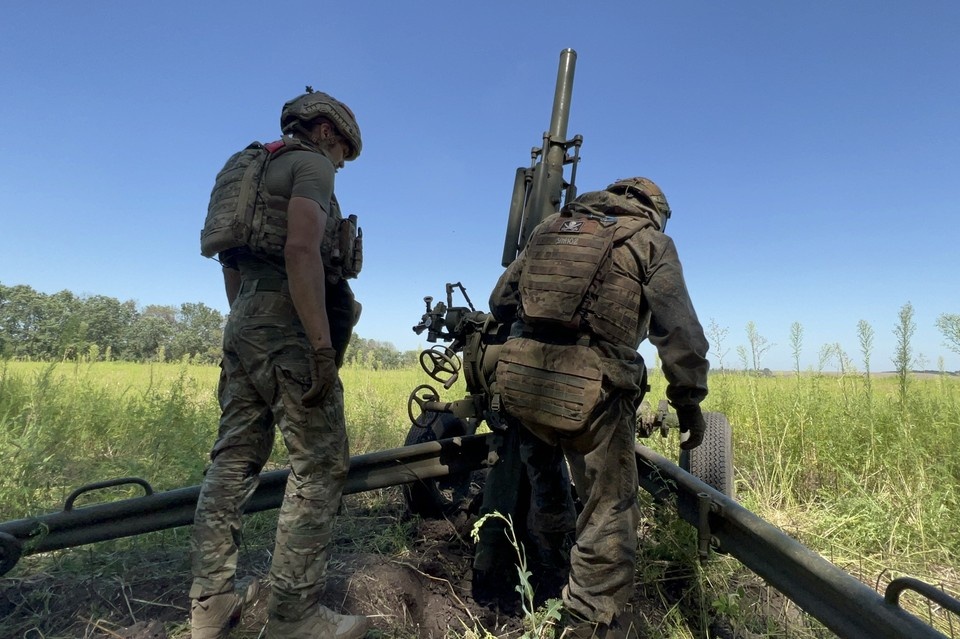    Минобороны: ВС РФ 8 мая полностью прекратили боевые действия в зоне СВО Александр КОЦ