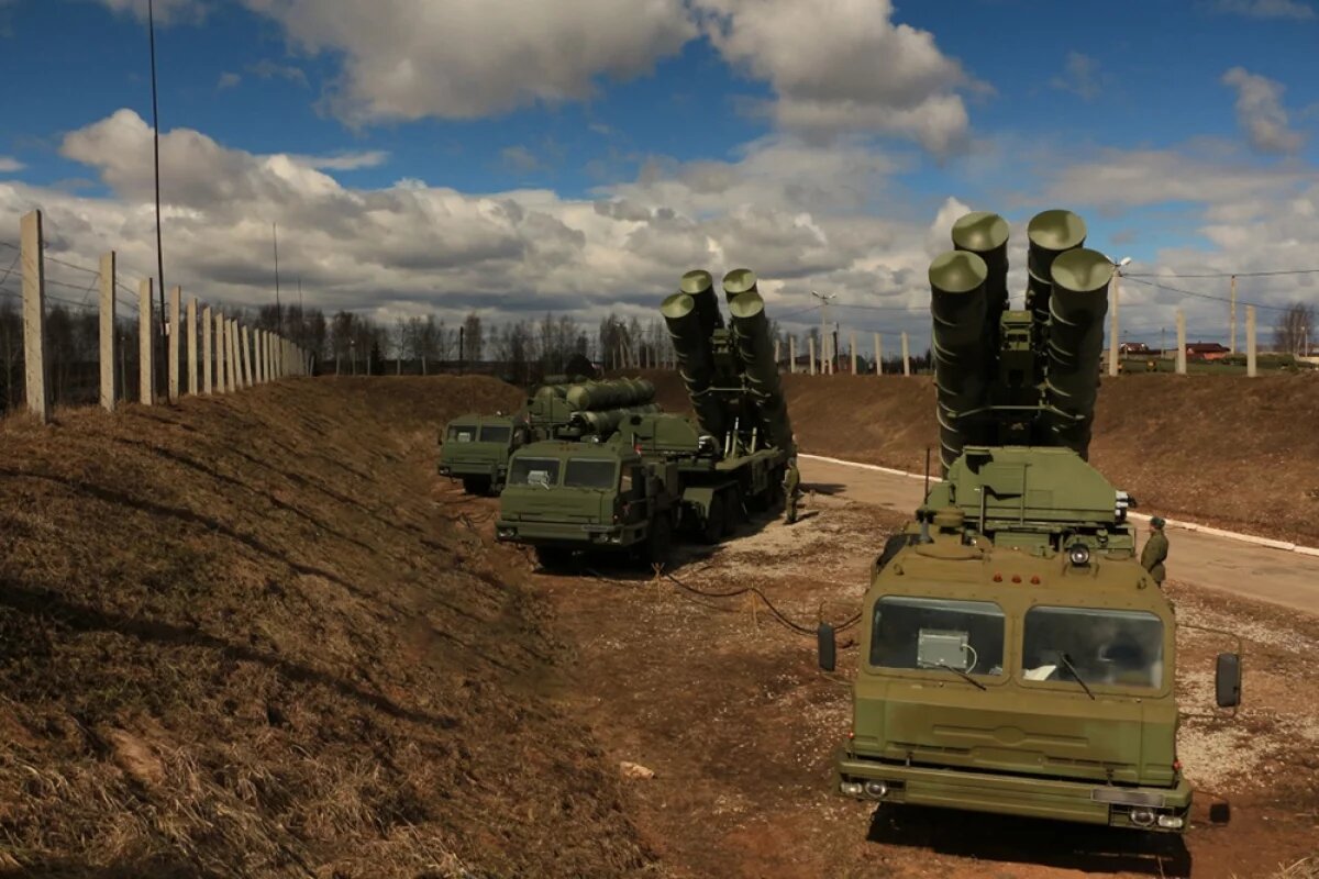    Ночью 8 мая 2026 года Минобороны РФ отчиталось об уничтожении 264 украинских беспилотников над 14 регионами страны.