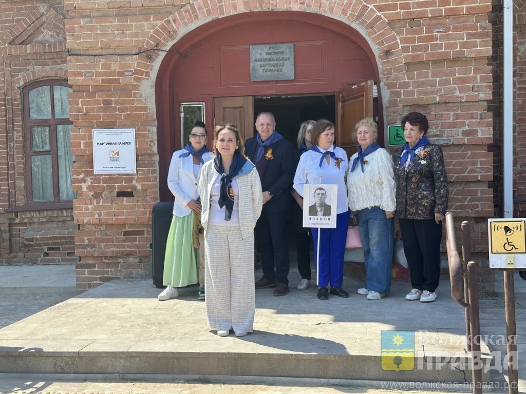     Тополя из пробирки и рябина: в Волжском по инициативе «Синего платочка» высадили деревца
