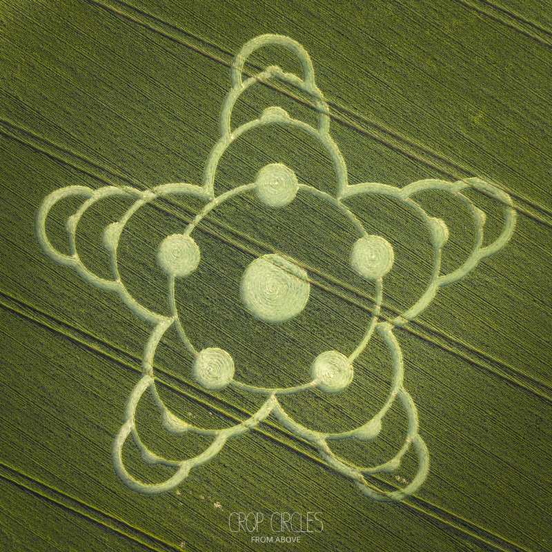 8.05.2026 г. Круги на полях Англии, графство Уилтшир. https://www.cropcircleconnector.com/2026/jack/jack2026a.html