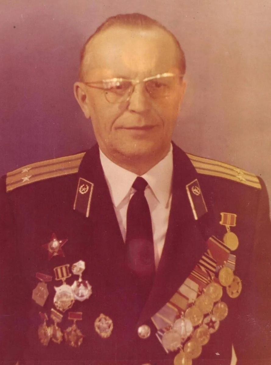 Ершов Глеб Николаевич.