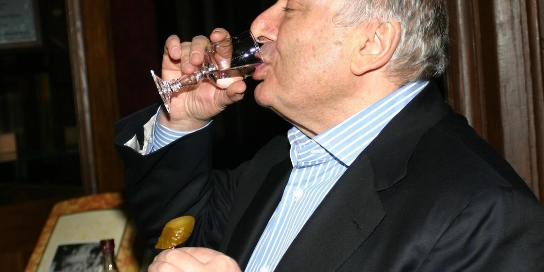 Вы удивитесь, когда узнаете про любимый алкоголь и еду Михаила Жванецкого