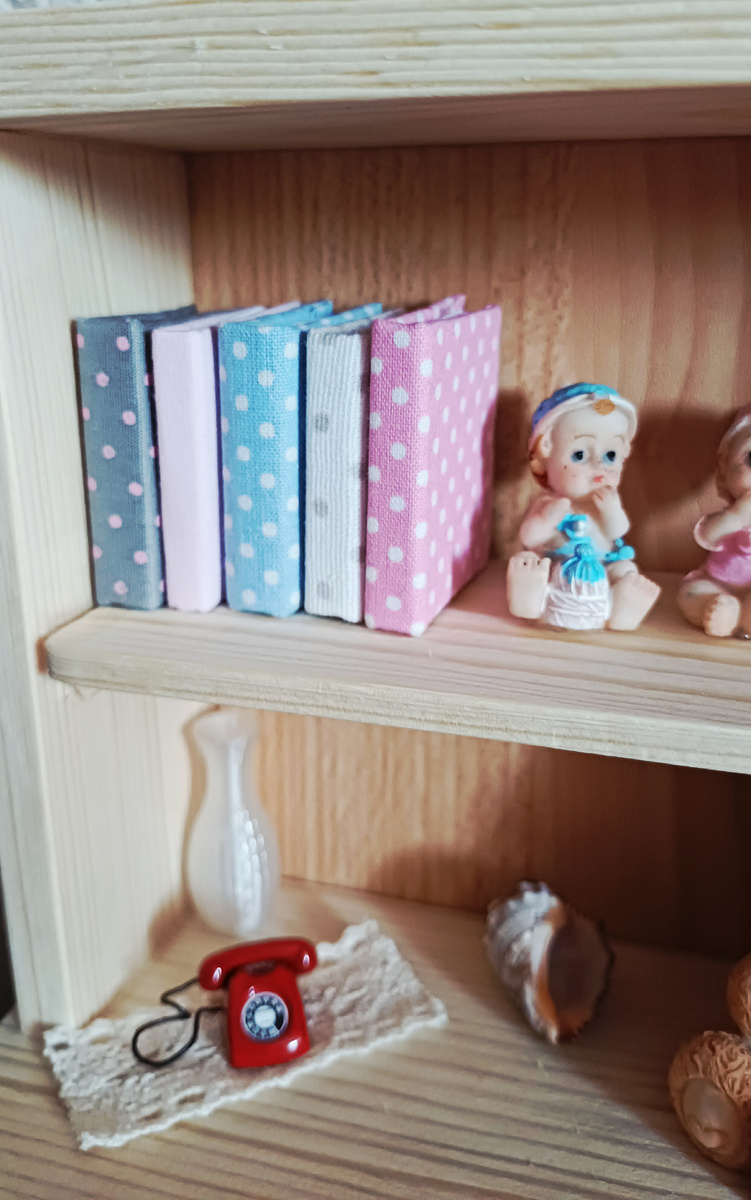 Миниатюрная книга ручной работы