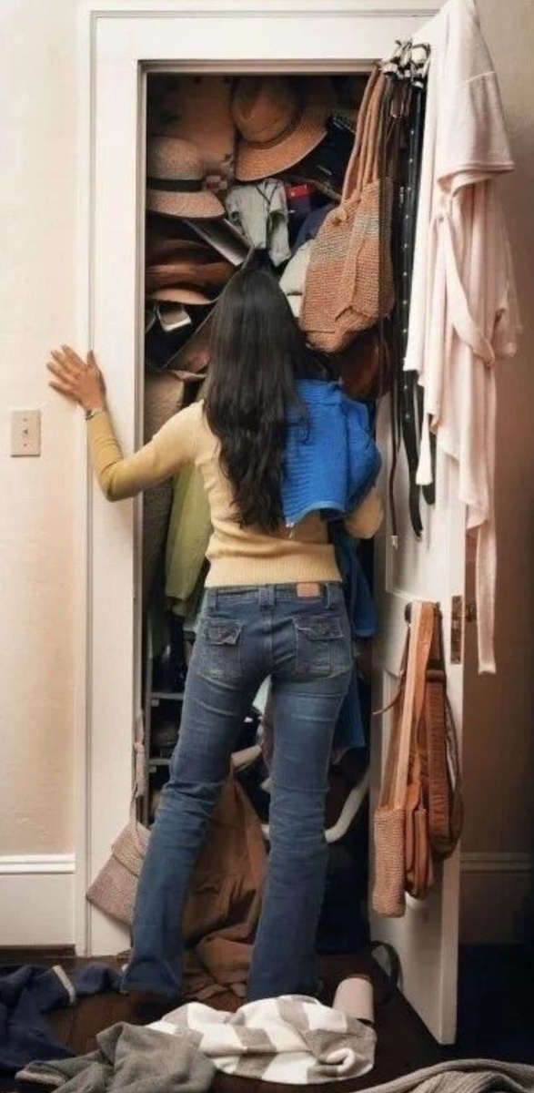 Почему твой гардероб держит тебя в прошлом? Why your wardrobe keeps you in the past?