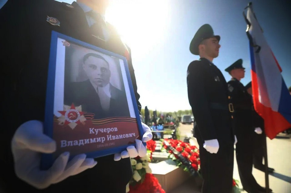    В последний путь Владимира Кучерова проводили потомки, отпевал его внук-священник. Фото: правительство Курганской области