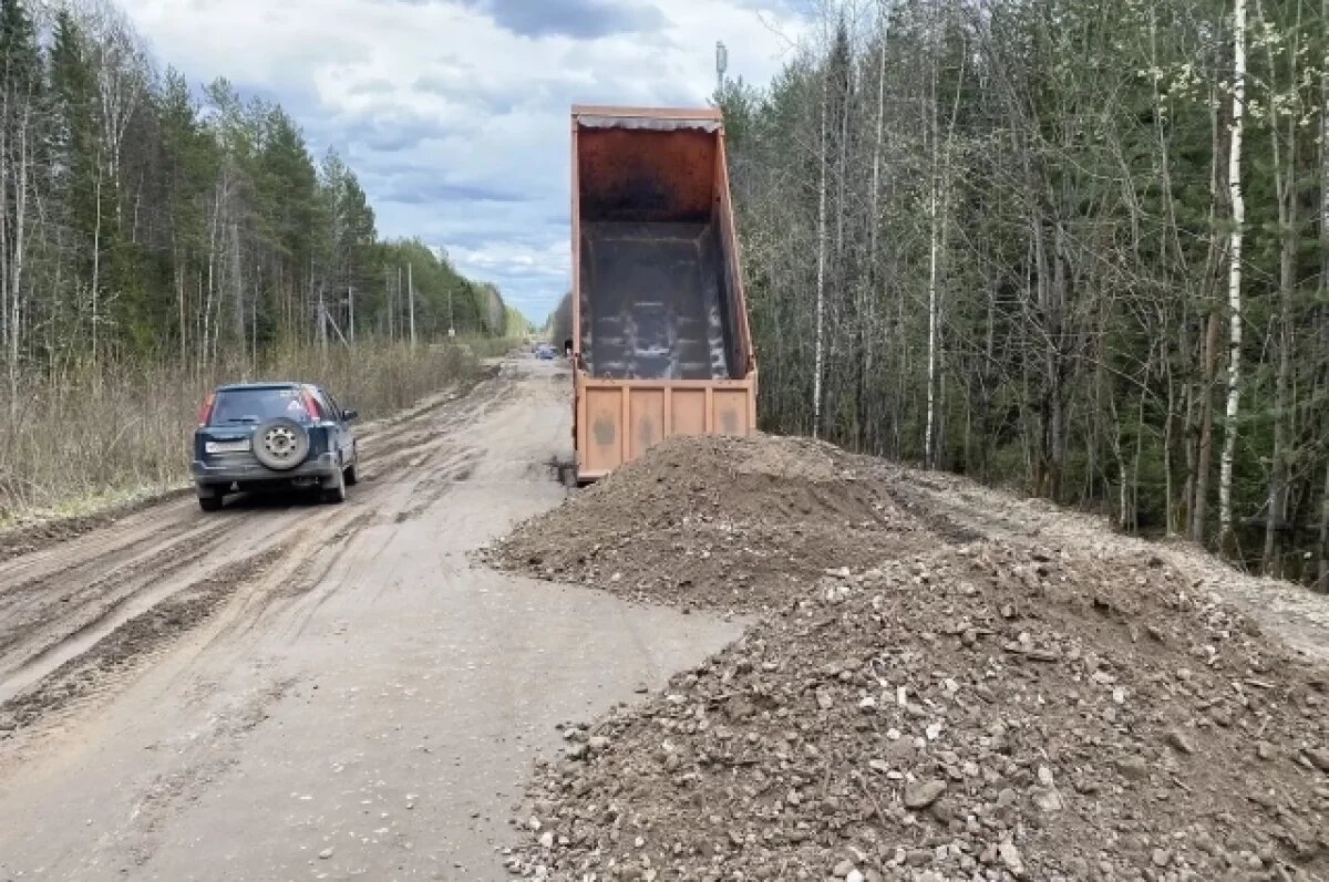    В Сыктывкаре начали ремонт «убитой» дороги в Дырнос, где застряли автобусы