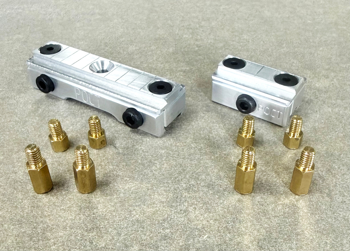 На фото комплект проставок для установки на винтовки ВАЛЬТЕР (Walther). Высота проставки на фото без втулок 10 мм.
