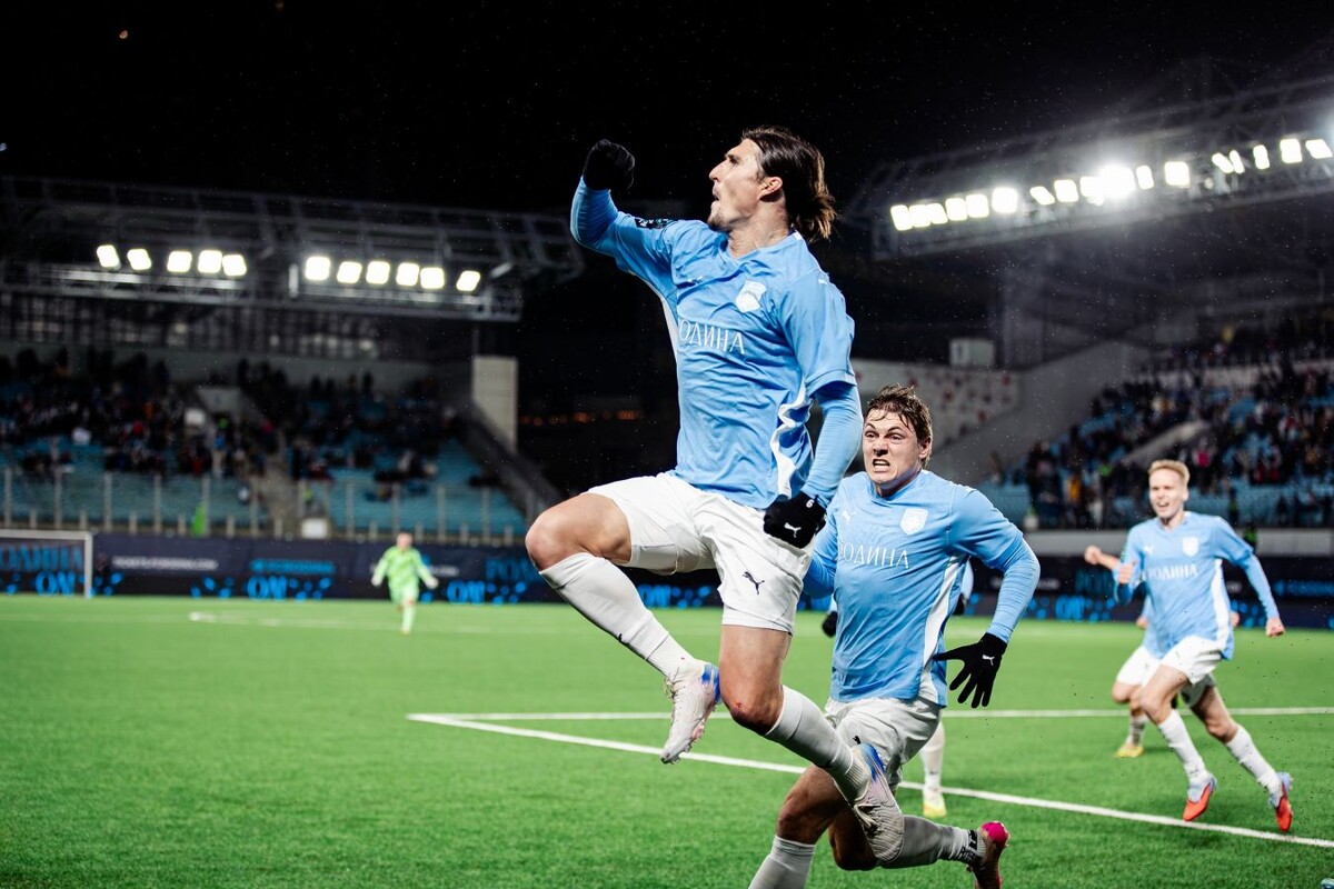 https://img.championat.com/s/1350x900/news/big/g/f/rodina-pobedila-chernomorec-i-vozglavila-tablicu-pervoj-ligi_1777733822369988229.jpg