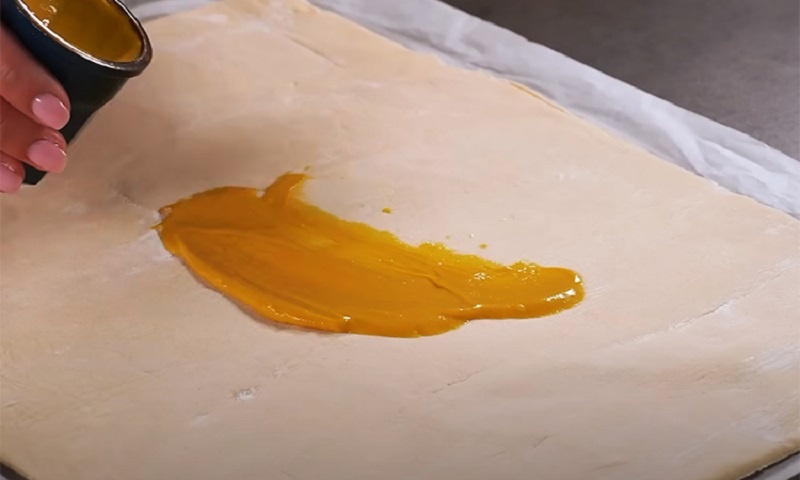 Очень вкусная закуска из слоеного теста с особой начинкой и секретом приготовления