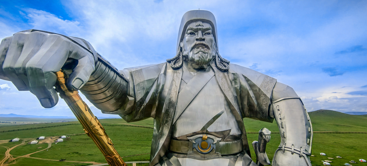Статуя Чингисхана в Монголии