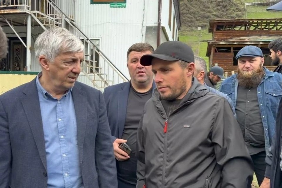    Рамазан Алиев рассказал подробности дня, когда сошла лавина. Фото: соцсети Хизри Абакарова