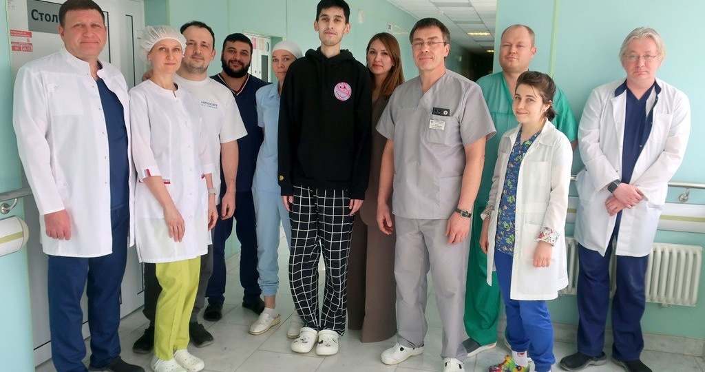⚡️ Свердловские врачи спасли молодого пациента с редкой формой рака печени и гигантским тромбом, дошедшим до сердца