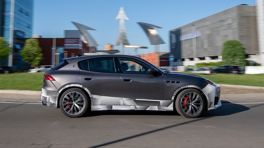    На фото: прототип обновлённого Maserati Grecale
