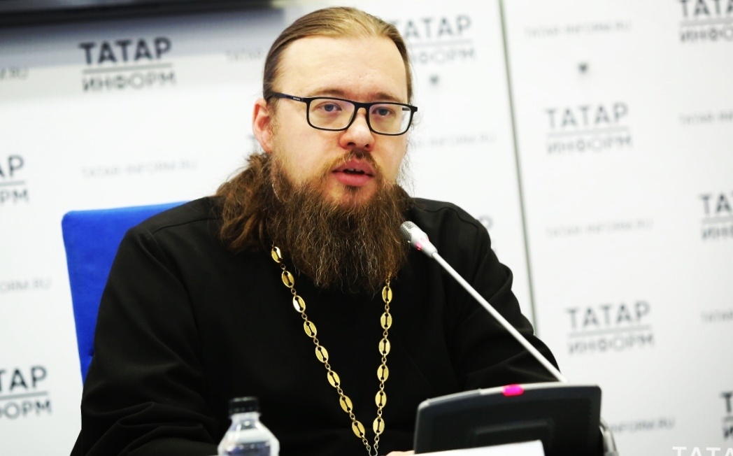 Александр Ермолин — иерей, настоятель храма Смоленской иконы Божией Матери в селе Соловцово и храма Блаженной Матроны и Ксении Петербургской (г. Казань).