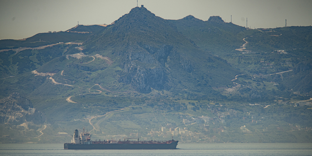IRNA: ВМС Ирана захватили танкер Ocean Koi за попытку экспорта нефти