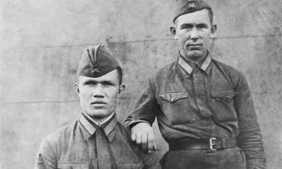 Дошли до Берлина! В петербургском лицее №280 ученики создали карту «Бессмертного полка» с историями своих предков
