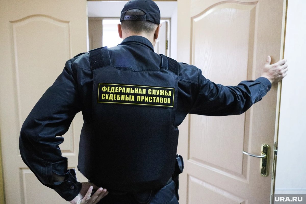     Жалоба уволенного курганского пристава заставила КС РФ изменить закон