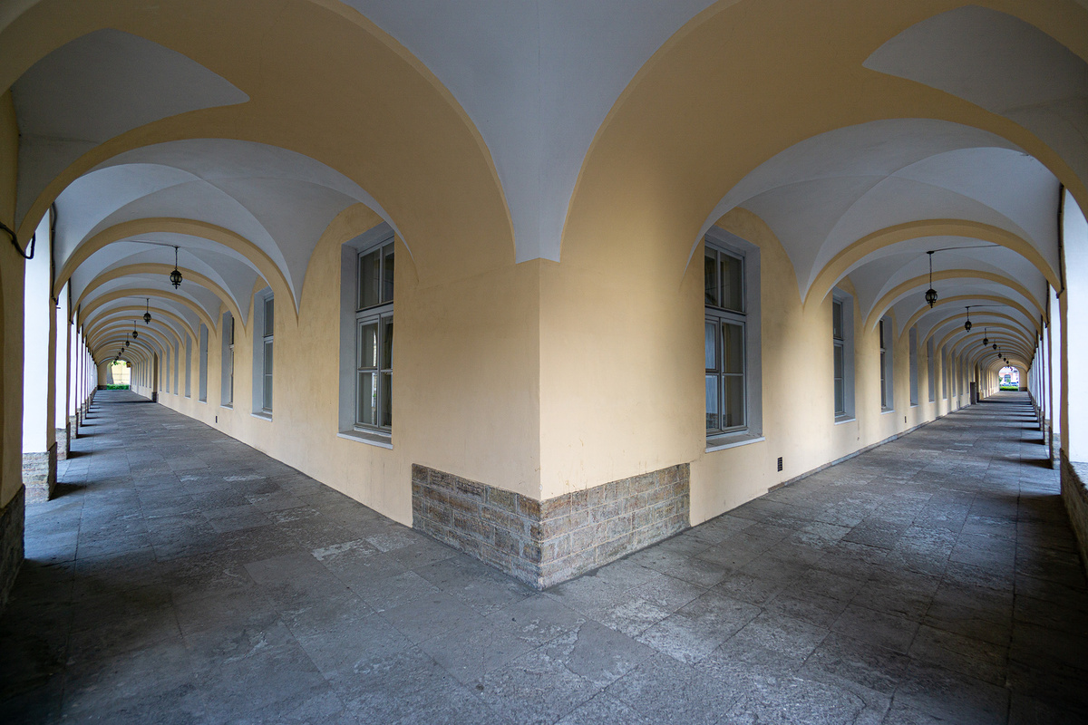 Sony A6000 + SEL1018 (10mm)