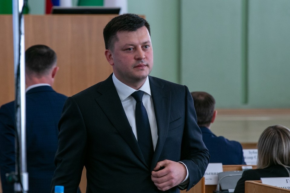   Рустем АХУНОВ