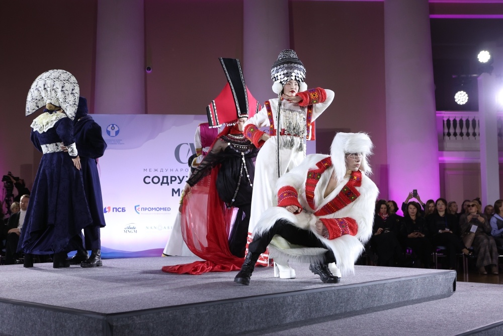   III Международный форум "Содружество моды". Источник фото: сайт iacis.ru