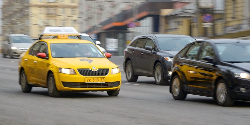 Autonews: таксисты в РФ все чаще не хотят возить пассажиров с детьми