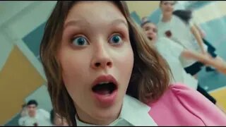 Аня Пересильд не хочет учиться в школе.