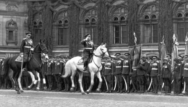 Парад Победы 24 июня 1945 года. Изображение взято из открытых источников.