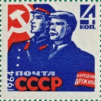 Люди с красными повязками вызывали абсолютное доверие у советских граждан