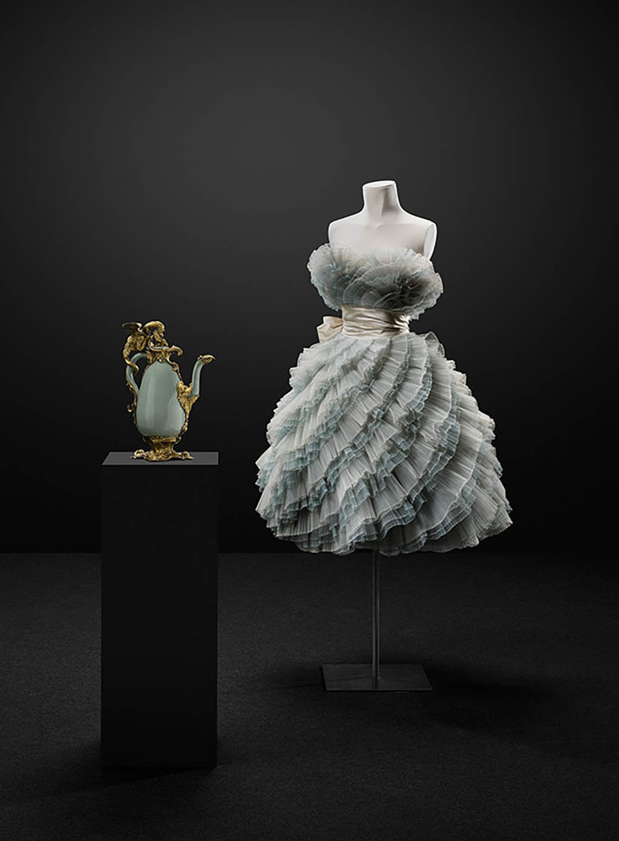 Фото с выставки Art & Fashion in the Gulbenkian Collection 