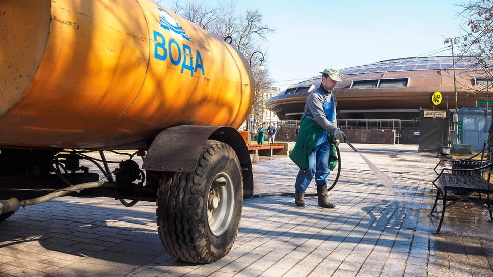 Городские службы Петербурга перевели на усиленный режим работы перед 9 Мая.📷Фото: Евгений Павленко / Коммерсантъ