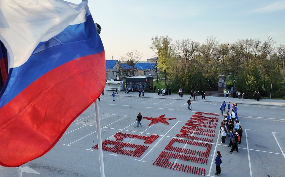    Акция «Свеча памяти» в Новоазовске Александр ИВАНОВ