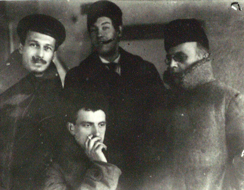 М.М. Черемных, В.В. Маяковский, И.А. Малютин, П.М. Керженцев в РОСТА. 1919 г.