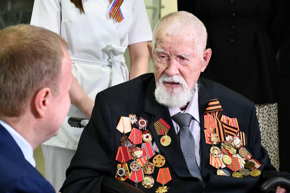    Концерт ко Дню Победы в алтайском госпитале для ветеранов войн. Источник: пресс-служба "Единой России"