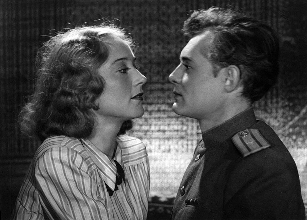 Кадр из фильма «Подвиг разведчика» (1947). Кинопоиск.ру. 