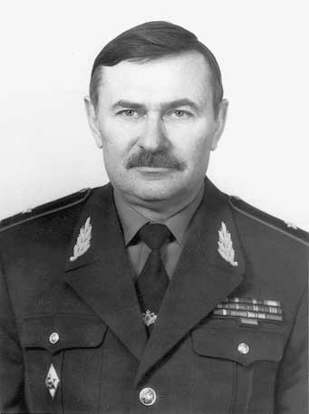 Антоненко Сергей Васильевич. Командовал ротой, мотострелковым батальоном, 177–м мотострелковым полком, был заместителем командира дивизии 40-й армии в Афганистане. 