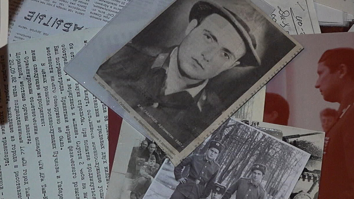 ГАБАРАЕВ Константин Иналович, мл. сержант, род. в 1962 в г. Орджоникидзе. Осетин. Призван 10.10.1980 ОВК Юго-Осет. АО Груз. ССР. В Республике Афганистан с февраля с мая 1981 г.. Пропал без вести 19.9.1982 в провинции Саманган. Попал в засаду при сопровождении машины-водовозки - произошла поломка БТР. Пленён. По неподтверждённым сведениям находился 3-4 года в лагере Бадабера, где предположительно погиб в бою.