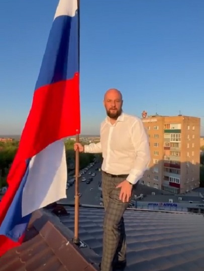Мэр Курска записал видеообращение к жителям, стоя на крыше
