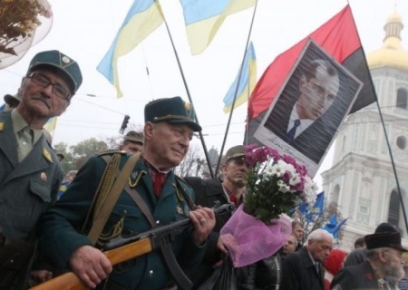   Между 8 и 9 мая. Украина окончательно потеряла День Победы
