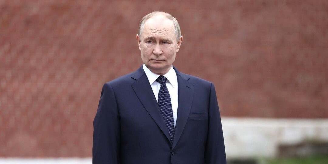 Путин: Россия свято чтит наследие солдат Победы