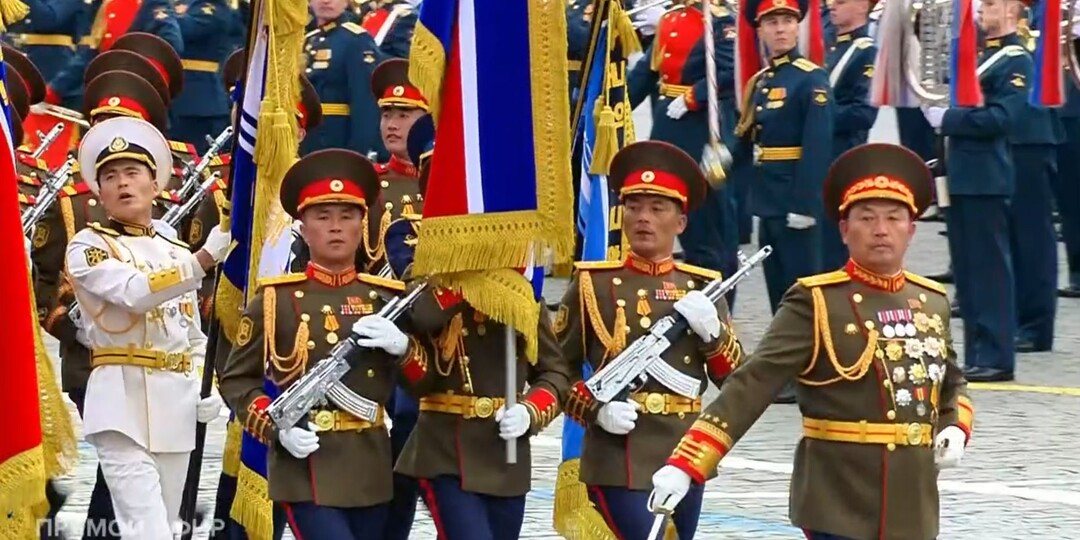 Военные КНДР впервые прошли по Красной площади