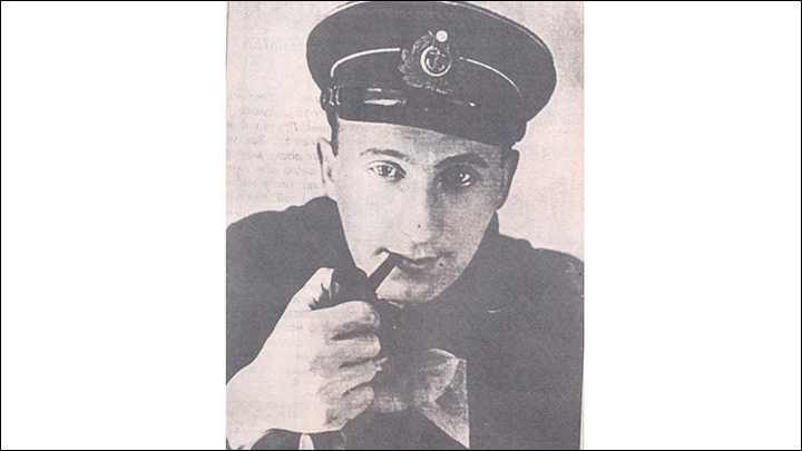    Лейтенант Якубовский завербовал английского солдата. Фото из архива Вениамина Якубовского