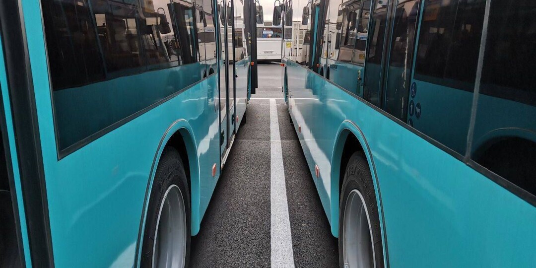 Портреты ветеранов появились на автобусах Петербурга в День Победы