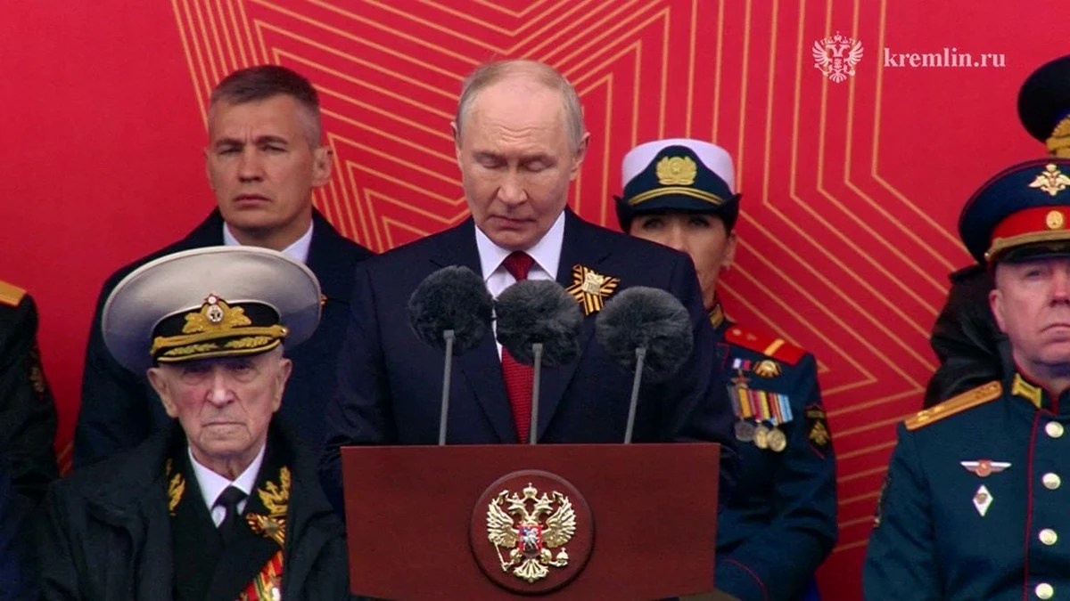    Владимир Путин на Параде Победы. Кадр из видео