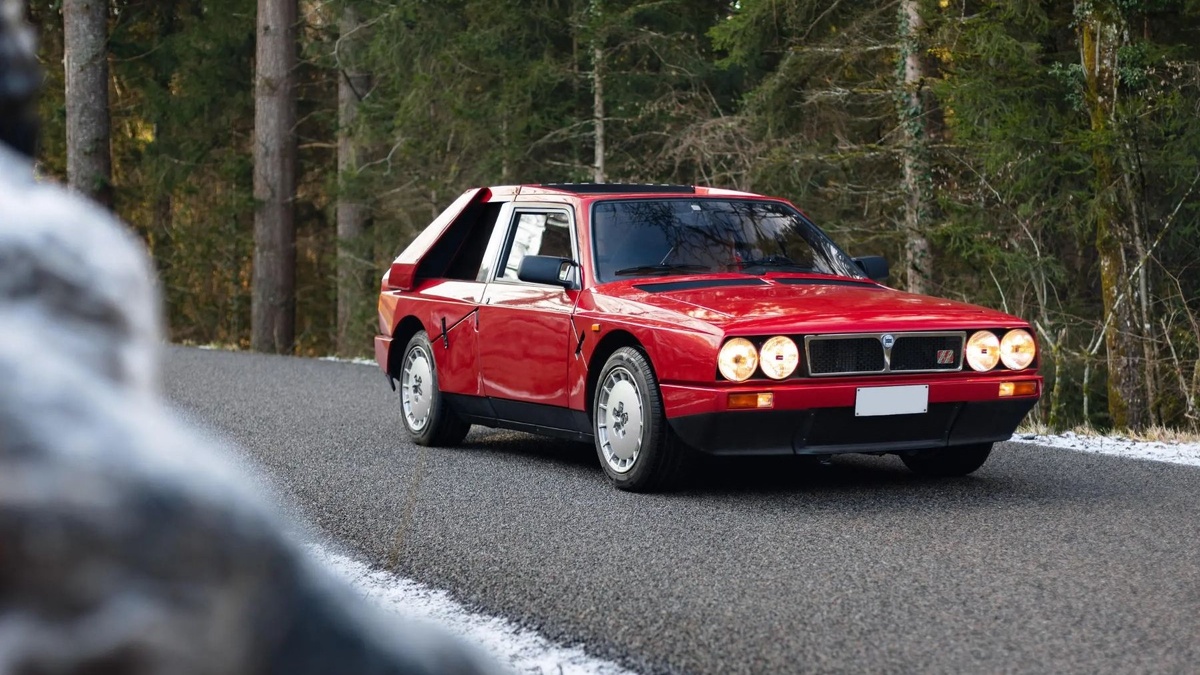 Lancia Delta S4 Stradale