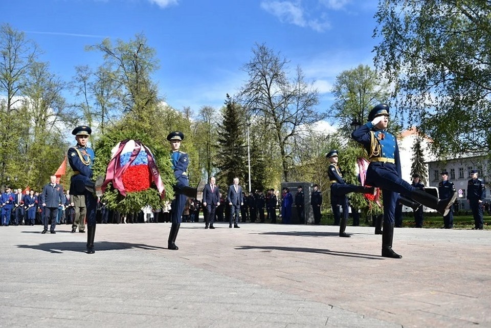    К Вечному огню в Ярославле возложили цветы. Правительство Ярославской области