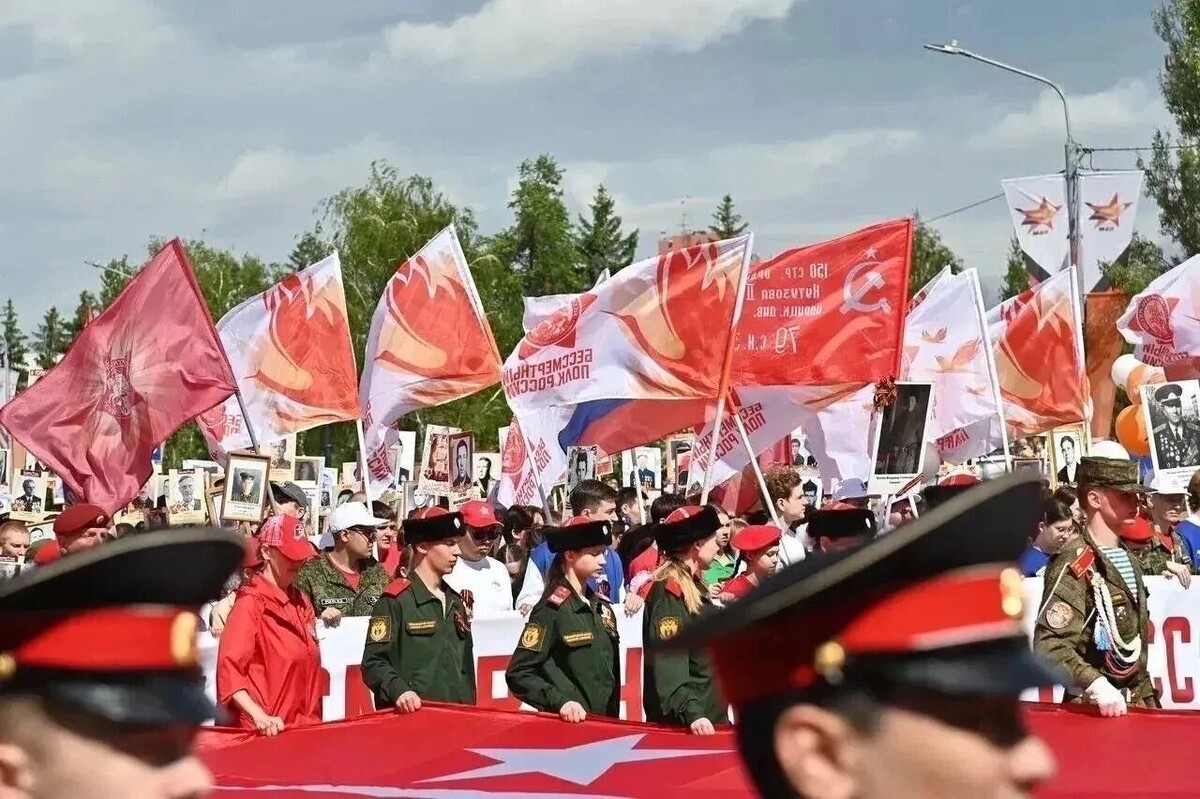   Бессмертный полк в Омске   Управление пресс-службы Губернатора и Правительства Омской области