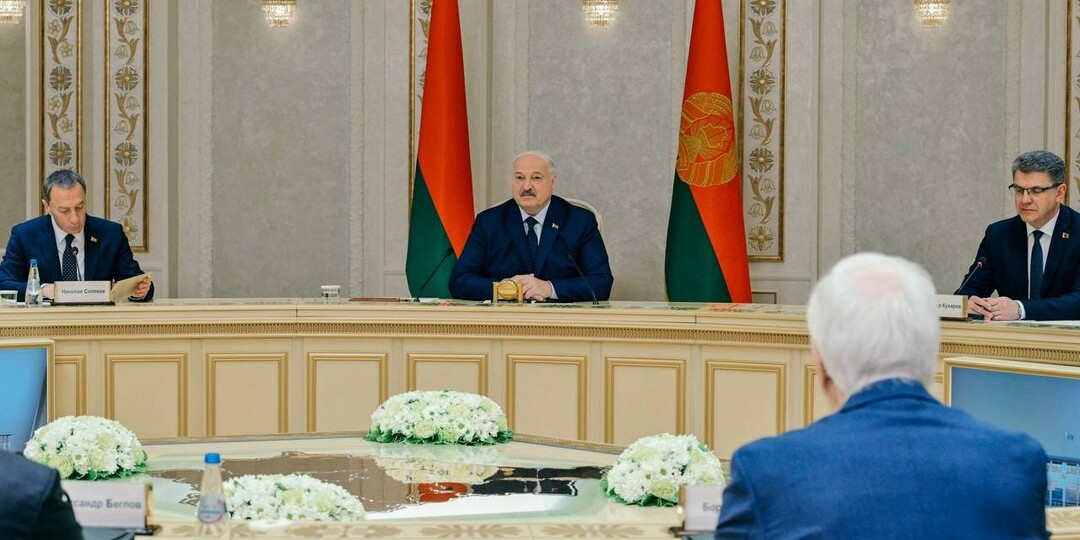 Лукашенко: Никто не может помешать празднованию Дня Победы