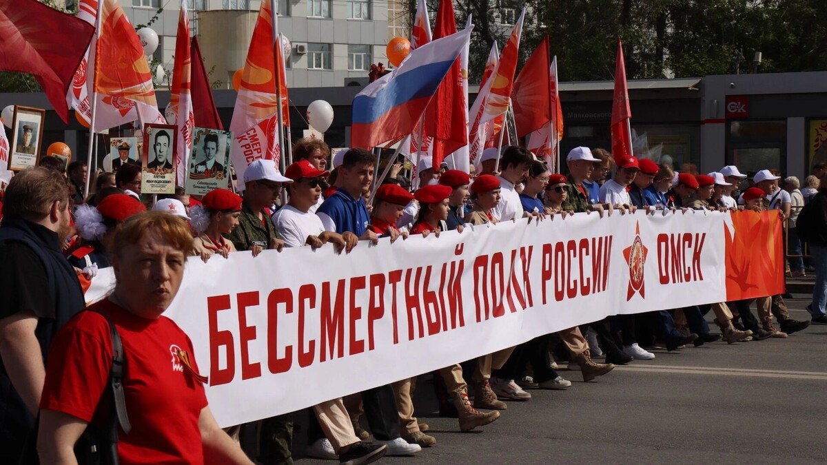    Кадры шествия «Бессмертного полка» в Омске из первых рук   Илья Скобин / gorod55.ru