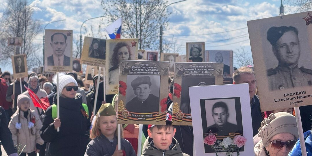 В столице Поморья на площади Мира продолжаются торжества в честь Дня Победы