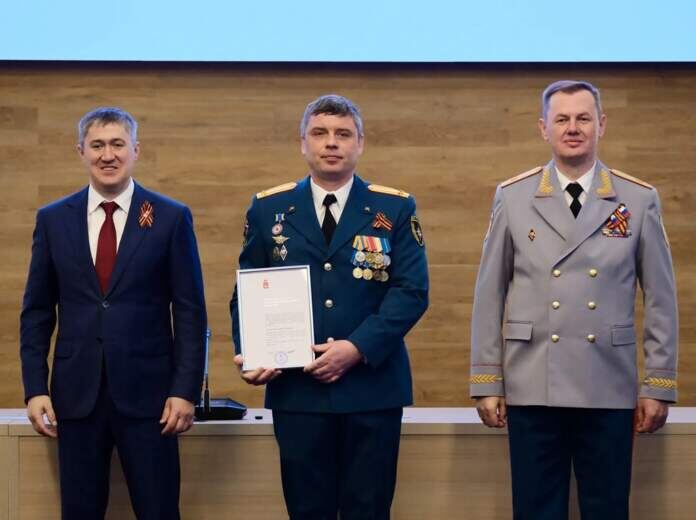 В Перми наградили особо отличившихся в ликвидации последствий атаки БПЛА